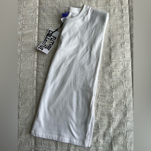 FUTURE COLLECTIVE Kahlana Barfield Brown Sleeveless Cut-Out Back T-Shirt - Picture 5 of 8